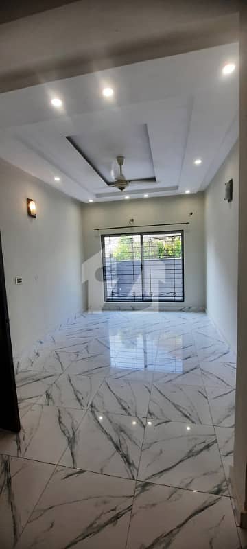 5 Marla Used House Renovated For Sale In Paragon City