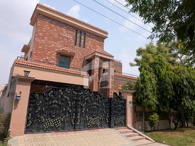 1 Kanal Beautiful House | Ground Plus Basement For Rent