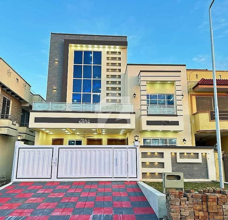 35x70 Beautifull House For Sale in G-13 35x70 Beautifull House For Sale in G-13