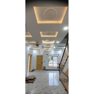 8 Marla Brand New House For Rent