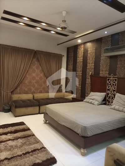 1 KANAL FULL FURNISHED HOUSE AVAILABLE FOR RENT IN DHA PHASE 5