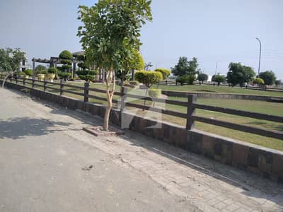 سینٹرل پارک ہاؤسنگ سکیم - بلاک ایچ سینٹرل پارک ہاؤسنگ سکیم,لاہور میں 5 مرلہ رہائشی پلاٹ 55.0 لاکھ میں برائے فروخت۔ سینٹرل پارک ہاؤسنگ سکیم - بلاک ایچ سینٹرل پارک ہاؤسنگ سکیم,لاہور میں 5 مرلہ رہائشی پلاٹ 55.0 لاکھ میں برائے فروخت۔