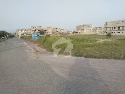 ٹاپ سٹی 1 - بلاک بی ٹاپ سٹی 1,اسلام آباد میں 1 کنال رہائشی پلاٹ 3.15 کروڑ میں برائے فروخت۔