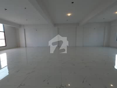 220 Sqyd Building Available For Commercial Use In Gulshan-E-Iqbal Block 4