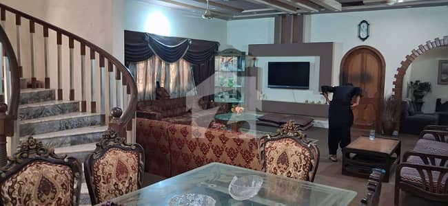 Prime Location Old Bungalow 500 yards available for Sale
