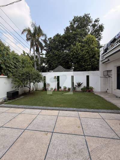 1 KANAL INDEPENDENT HOUSE FOR RENT AVAILABLE IN MODEL TOWN
