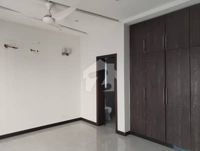 I Kanal Modern Upper Portion For Rent