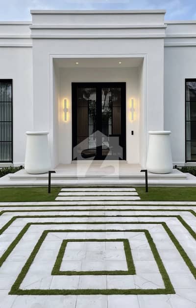 10 Kanal Farmhouse Plot In A Block Of Gulberg Greens