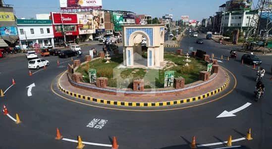 4 Marla Building for rent in Model Town