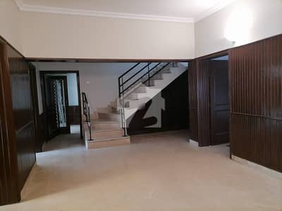 ایف ۔ 8 اسلام آباد میں 6 کمروں کا 1 کنال مکان 40.0 کروڑ میں برائے فروخت۔ ایف ۔ 8 اسلام آباد میں 6 کمروں کا 1 کنال مکان 40.0 کروڑ میں برائے فروخت۔