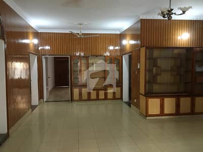 FOR RENT Fully Renovated 3-Bedrooms Ground Portion & Separate Gate For Commercial Purpose I_8/4