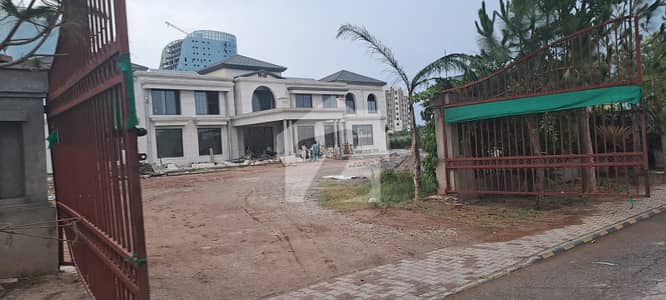 C Block 5 Kanal +1 kanal extra land +Boundary wall Heighted Location Plot Available For Sale At Investor Rate