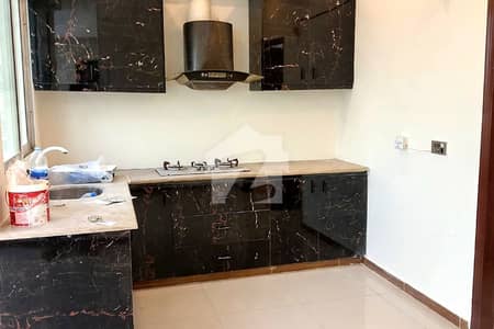 Prime Location 1100 Square Feet Flat Is Available In Ittehad Commercial Area Prime Location 1100 Square Feet Flat Is Available In Ittehad Commercial Area