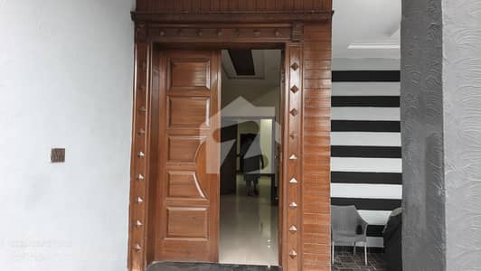 1 kanal Morden house for rent