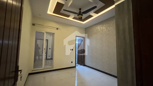 ایچ ۔ 13 اسلام آباد میں 4 کمروں کا 5 مرلہ مکان 1.75 کروڑ میں برائے فروخت۔