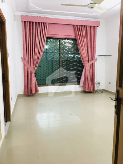 5 Bedrooms Triple Storey House 7 Marla