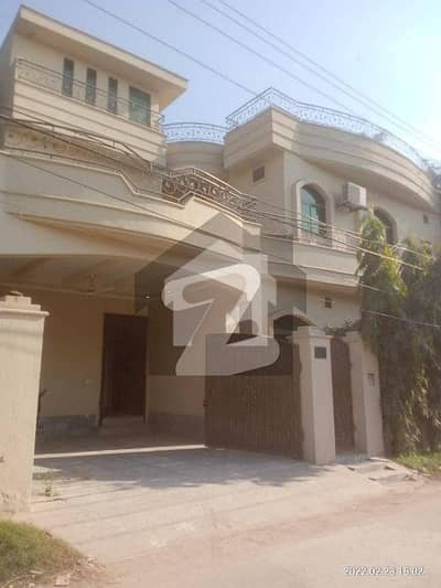 10 Marla House For Sell Near Park 10 Rooms 10 Baths
