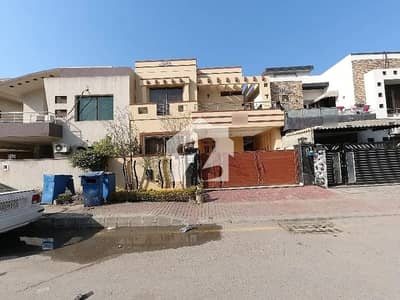 Beautiful 10 Marla House for Sale
