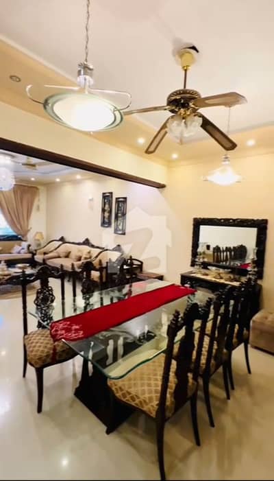جی ۔ 10/4 جی ۔ 10,اسلام آباد میں 6 کمروں کا 14 مرلہ مکان 10.5 کروڑ میں برائے فروخت۔