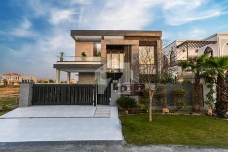 1 Kanal Top Quality Build Luxurious Beautiful Modern Design Villa For Rent In DHA Lahore Phase 7 Prime Location
