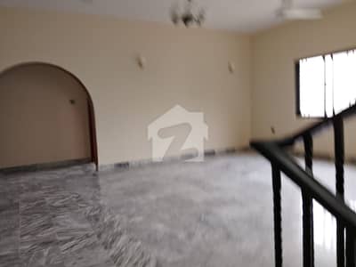 ڈی ایچ اے فیز 4 ڈی ایچ اے ڈیفینس,کراچی میں 5 کمروں کا 12 مرلہ مکان 4.0 لاکھ میں کرایہ پر دستیاب ہے۔