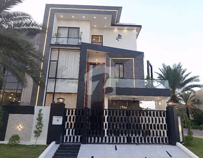 Corner House For Grabs In 10 Marla Citi Housing Society