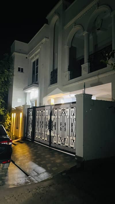 7 Marla Ground Portion Luxury For Rent. Park Face Total Seprat