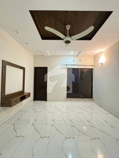 1 Kanal Upper Portion available for the Rent in DHA Lahore phase 4 Block BB