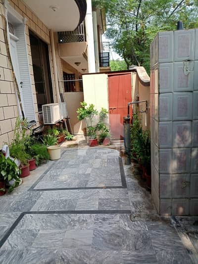8.4 Marla Triple Story House For Sale 8.4 Marla Triple Story House For Sale