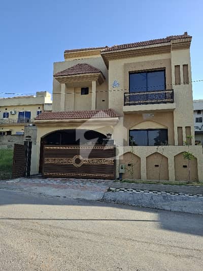 بحریہ ٹاؤن فیز 8 بحریہ ٹاؤن راولپنڈی,راولپنڈی میں 5 کمروں کا 7 مرلہ مکان 3.35 کروڑ میں برائے فروخت۔ بحریہ ٹاؤن فیز 8 بحریہ ٹاؤن راولپنڈی,راولپنڈی میں 5 کمروں کا 7 مرلہ مکان 3.35 کروڑ میں برائے فروخت۔