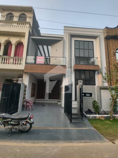 Modern 5 Marla Dream Home in Tulip Extension Block Your Perfect Family Haven!