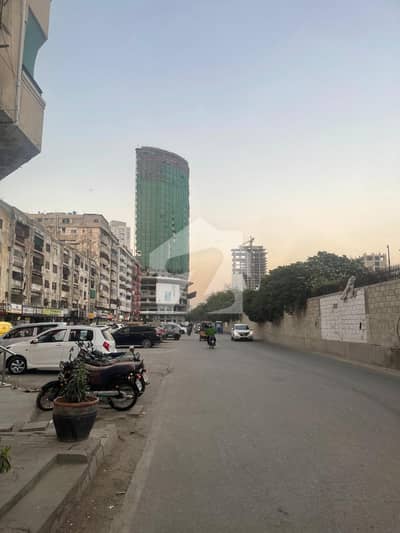 کلفٹن ۔ بلاک 2 کلفٹن,کراچی میں 3 کمروں کا 8 مرلہ فلیٹ 5.8 کروڑ میں برائے فروخت۔