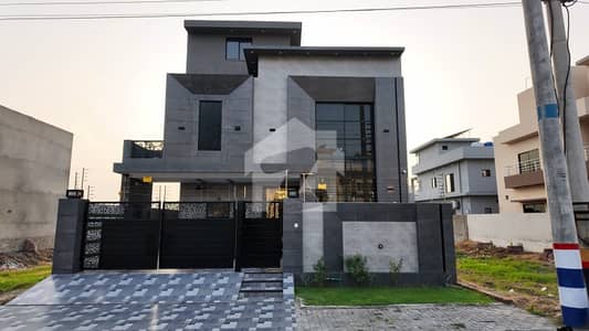 House Is Available For sale In Central Park - Block F
