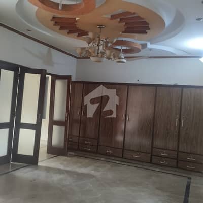 جوہر ٹاؤن فیز 2 جوہر ٹاؤن,لاہور میں 5 کمروں کا 5 مرلہ مکان 1.3 لاکھ میں کرایہ پر دستیاب ہے۔