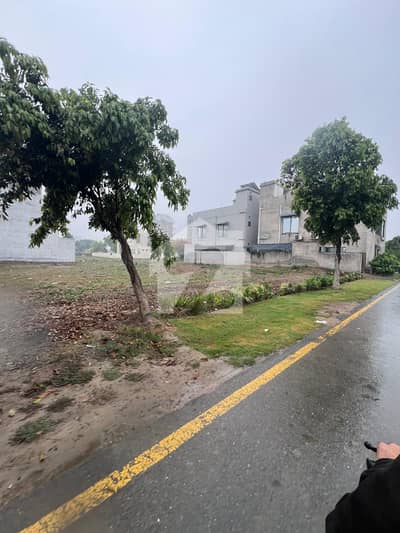 New Lahore City Phase 2 - 20 Marla Facing Park Plot Available For Sale In Hot Location Possession Plot All Duse Clear LDA Approved Society