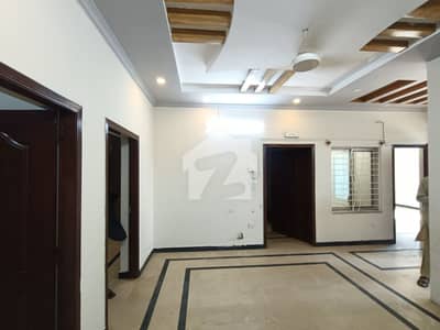جی ۔ 15 اسلام آباد میں 4 کمروں کا 8 مرلہ مکان 2.75 کروڑ میں برائے فروخت۔