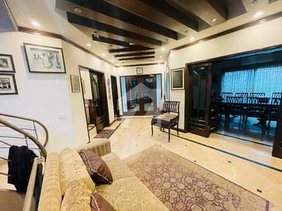 1-Kanal Fully Basement Owner Build Bungalow Nearest Park Masjid