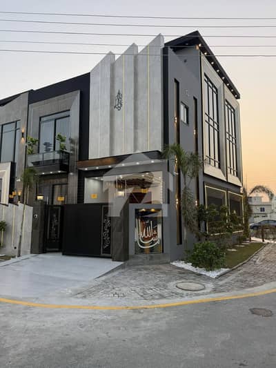 B BLOCK 5 MARLA BRAND NEW DOUBLE STOREY CORNER HOUSE FOR SALE IN CENTRAL PARK LAHORE