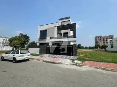 بحریہ آرچرڈ لاہور میں 5 کمروں کا 12 مرلہ مکان 4.5 کروڑ میں برائے فروخت۔
