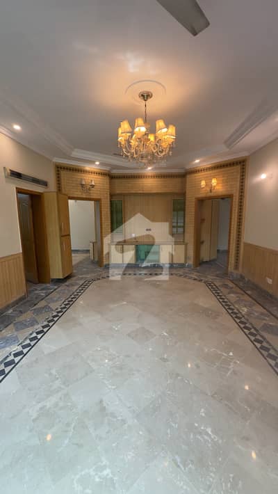 11 Marla Corner House for Sale in Mustafa Town, Wahdat Road Lahore Park & Masjid Facing