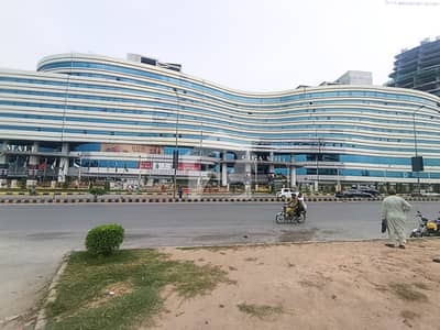 ڈی ایچ اے ڈیفینس فیز 2 ڈی ایچ اے ڈیفینس,اسلام آباد میں 8 مرلہ کمرشل پلاٹ 18.0 کروڑ میں برائے فروخت۔