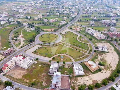 7 marla facing park and next to corner plot available fr sale sector M-8 7 marla facing park and next to corner plot available fr sale sector M-8