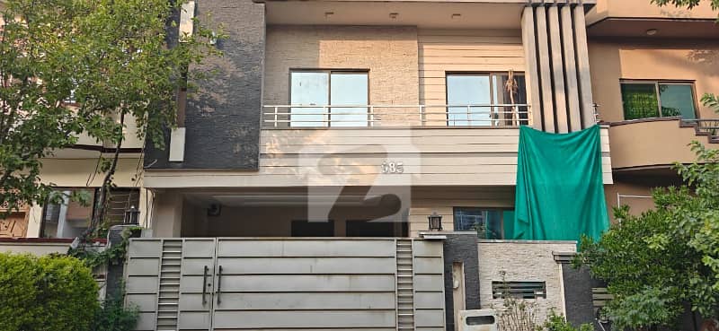 جی ۔ 15 اسلام آباد میں 5 کمروں کا 8 مرلہ مکان 3.15 کروڑ میں برائے فروخت۔ جی ۔ 15 اسلام آباد میں 5 کمروں کا 8 مرلہ مکان 3.15 کروڑ میں برائے فروخت۔