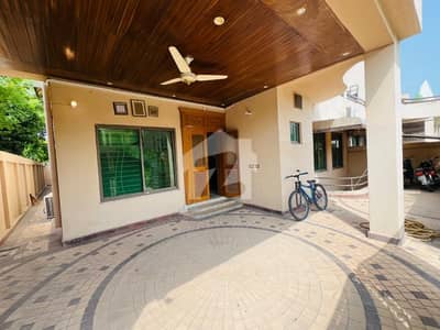 Fully Furnished & Renovated House With Basement Available For Urgent Rent In Askari 10 Sec-D