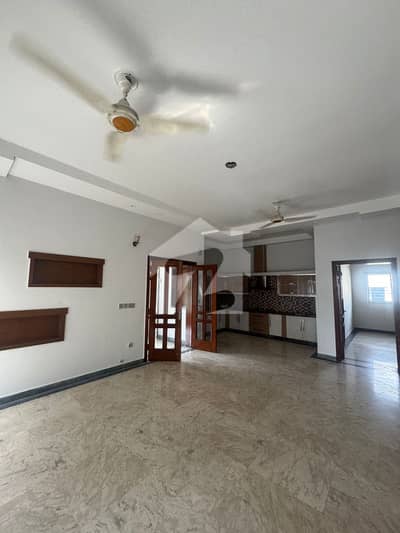 A BEAUTIFUL 5 MARLA UPPER PORTION FOR RENT