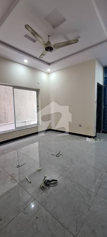 ای ۔ 18 اسلام آباد میں 5 کمروں کا 7 مرلہ مکان 2.6 کروڑ میں برائے فروخت۔