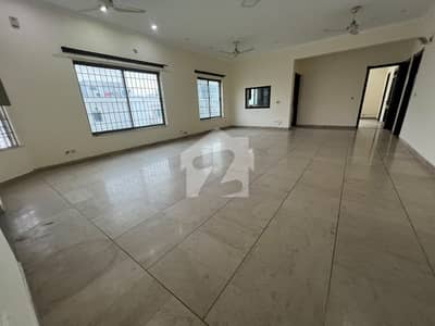 E-11/3 Beautiful Location 1 Kanal Upper Portion For Rent