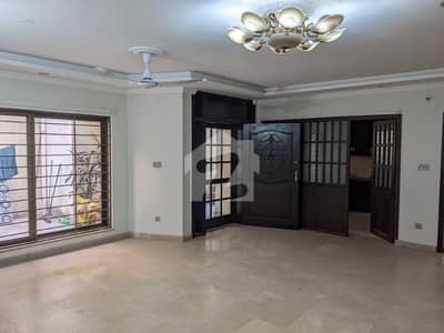 FOR RENT Renovated 7-Bedrooms Triple Storey House F_8/1 FOR RENT Renovated 7-Bedrooms Triple Storey House F_8/1