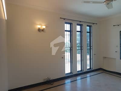 1 1 Kanal Upper Portion Available For Rent in DHA Phase 1