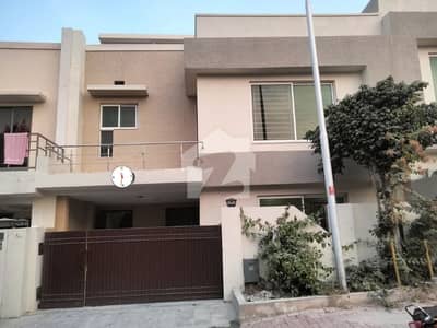 بحریہ ٹاؤن فیز 8 بحریہ ٹاؤن راولپنڈی,راولپنڈی میں 5 کمروں کا 7 مرلہ مکان 2.3 کروڑ میں برائے فروخت۔